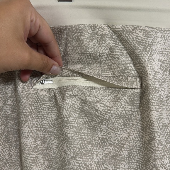 Athleta Venture Printed Pant size 26 - Picture 9 of 11